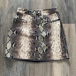 I Am Gia mini skirt faux snakeskin with zipper detailing sz xs